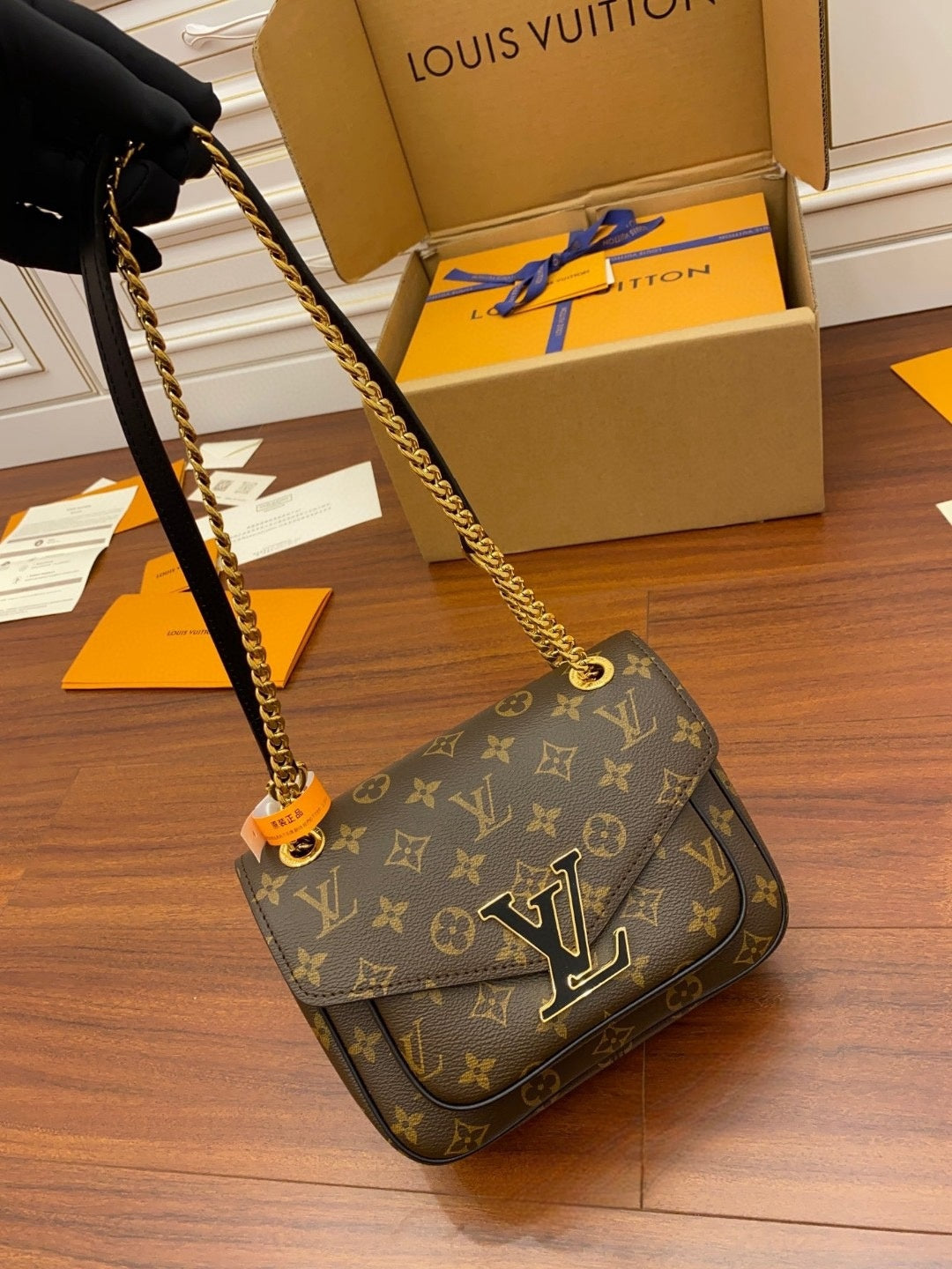 New luxury fashion PASSY Women's  Postman Chain Shoulder Bag