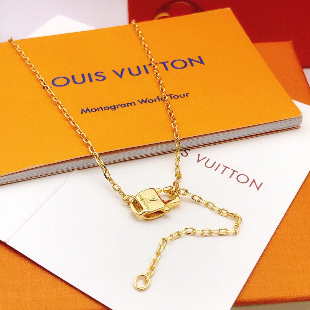 New  Women's 18K Gold Tassel Necklace