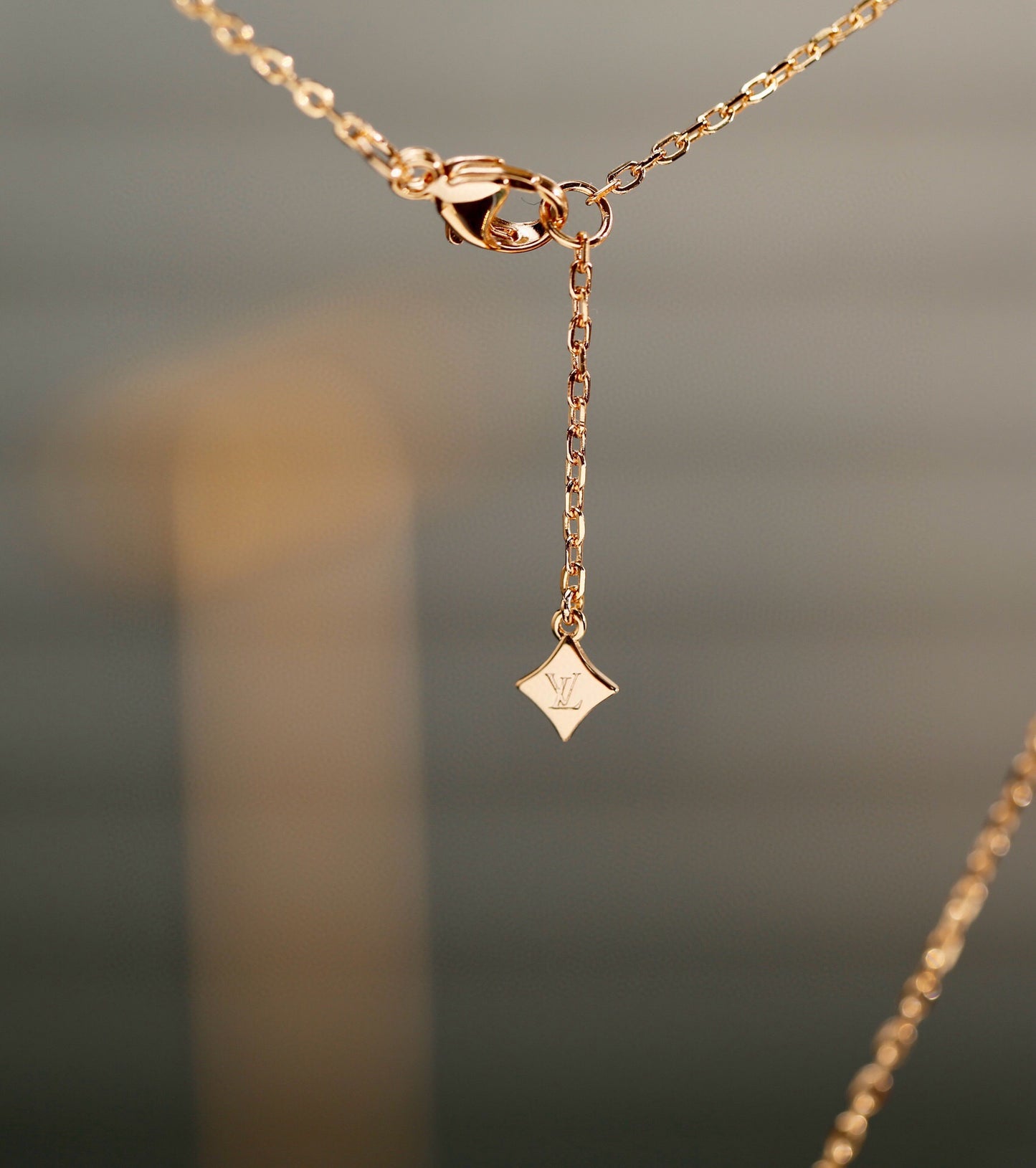 New  Women's 18K Gold monogr@m Flower Chain