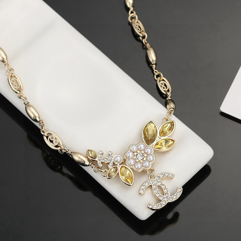 New Fashion Trends Letter Camellia Women's Necklace