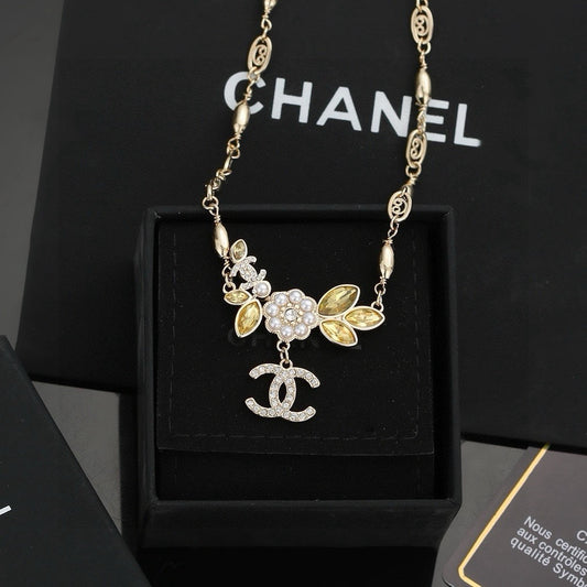 New Fashion Trends Letter Camellia Women's Necklace