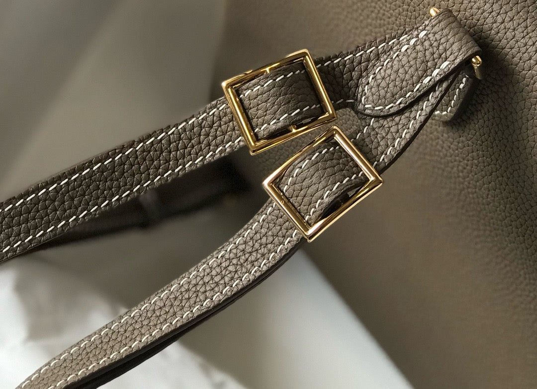 New luxury fashion Kelly Ado Pocket Backpack