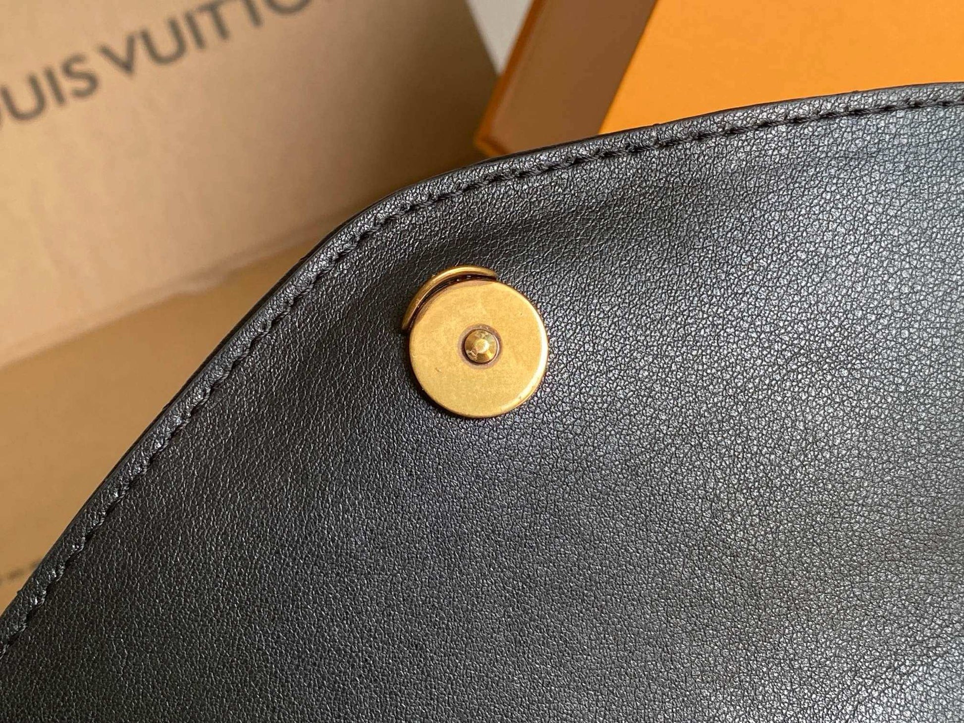 New luxury fashion WAVE Women's Shoulder Crossover Chain Bag