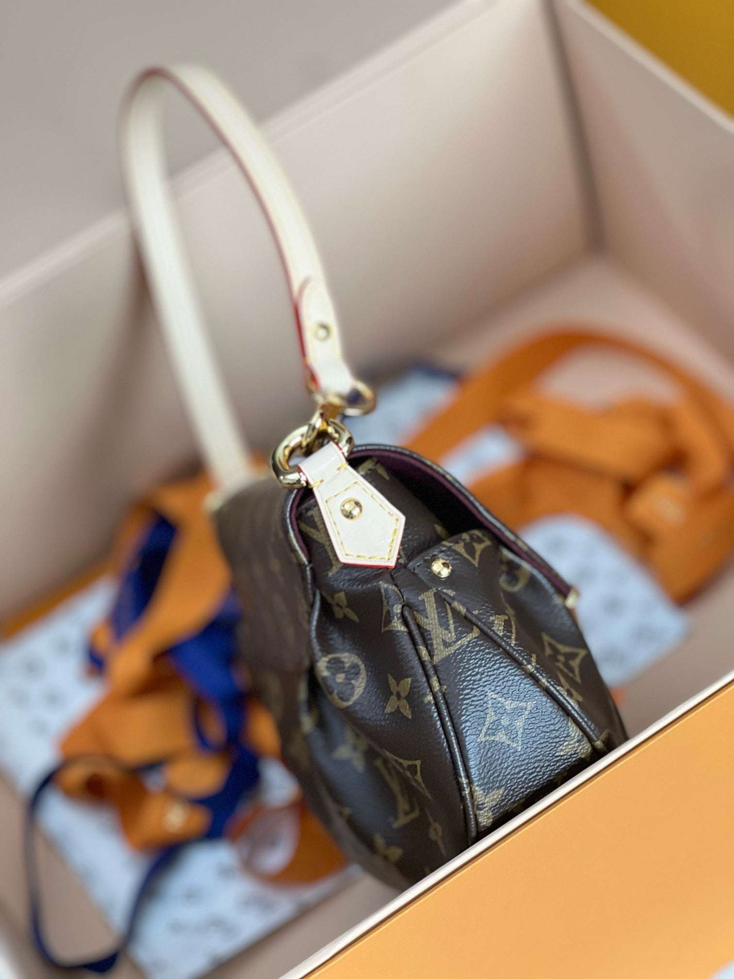New luxury fashion MONOGRAM DENING Women's Single Shoulder Cross Shoulder Handbag
