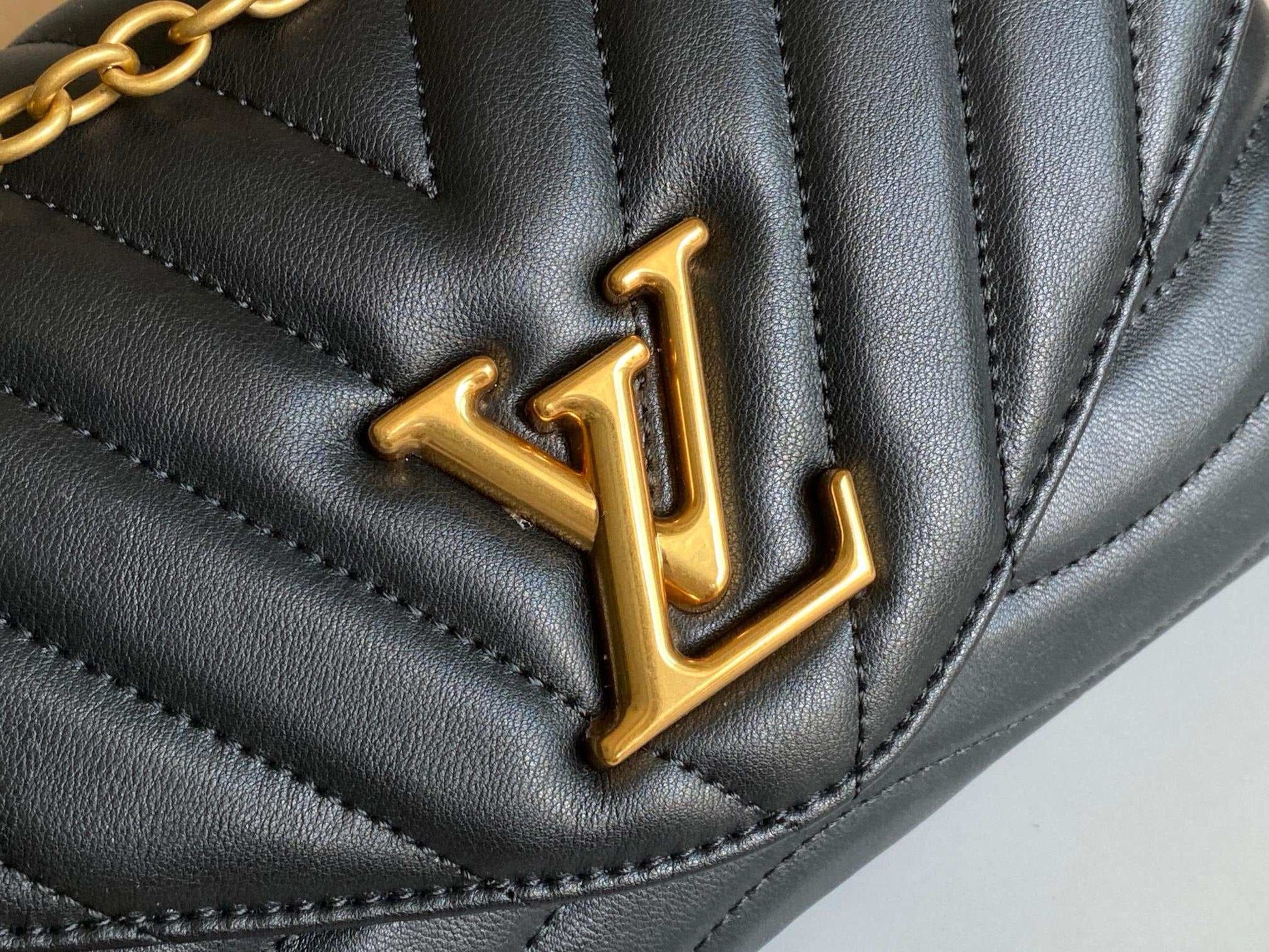 New luxury fashion WAVE Women's Shoulder Crossover Chain Bag