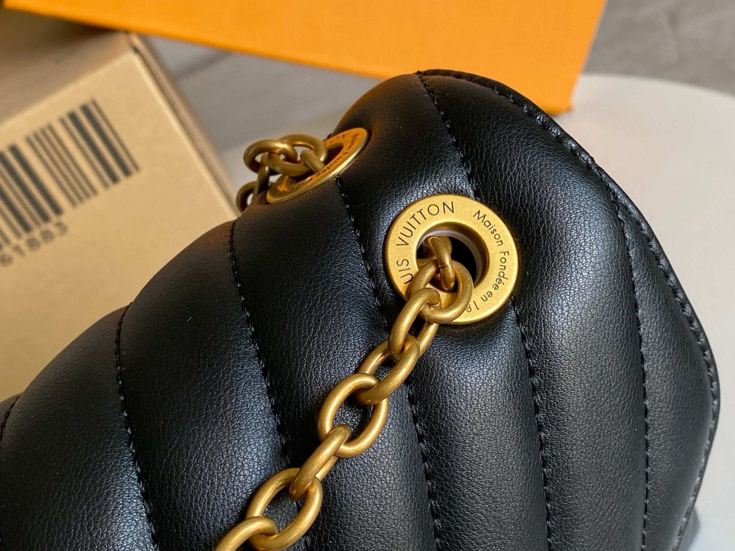 New luxury fashion WAVE Women's Shoulder Crossover Chain Bag