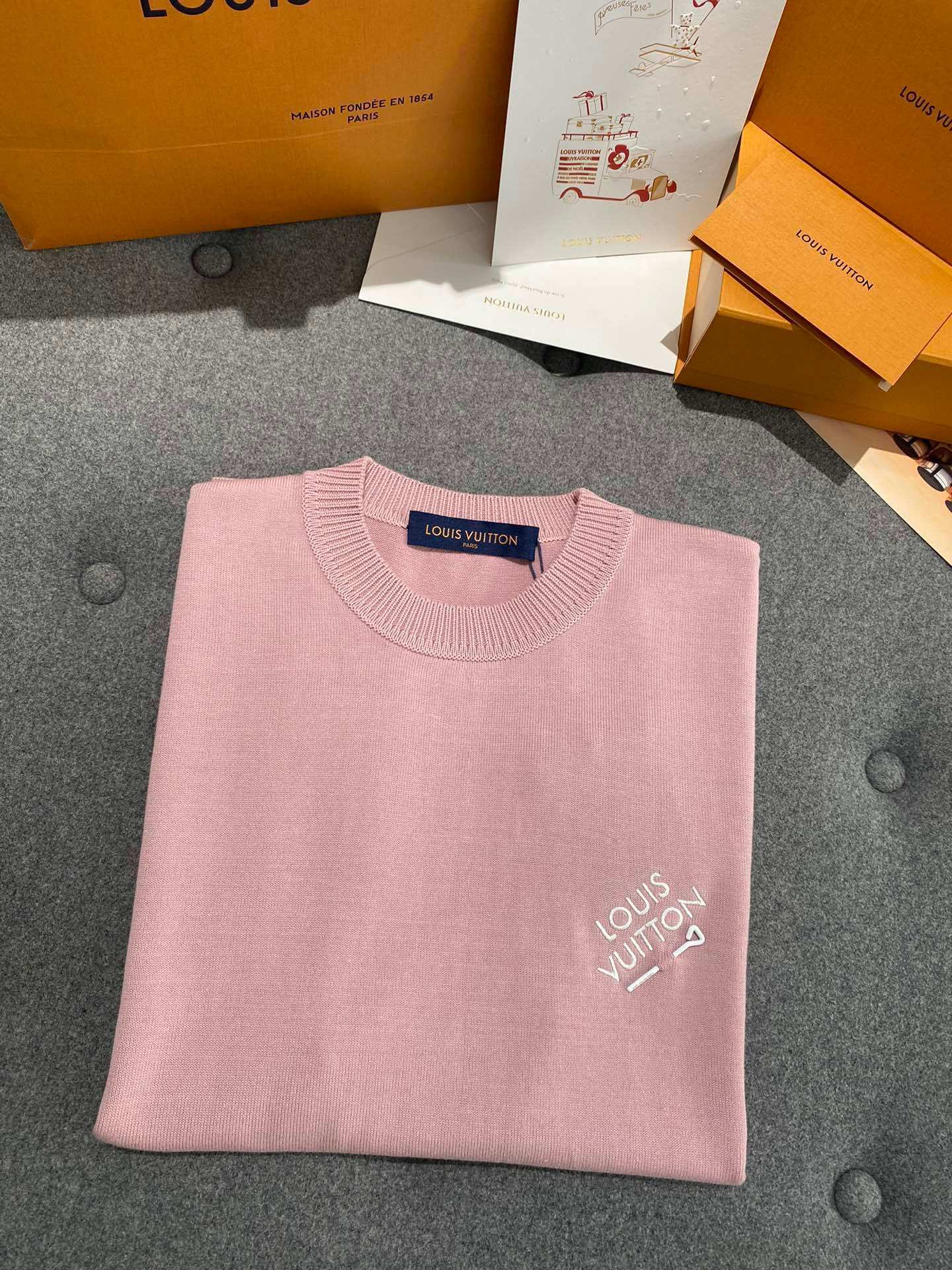 New  Fashion Trend embroidery Logo Short Sleeves