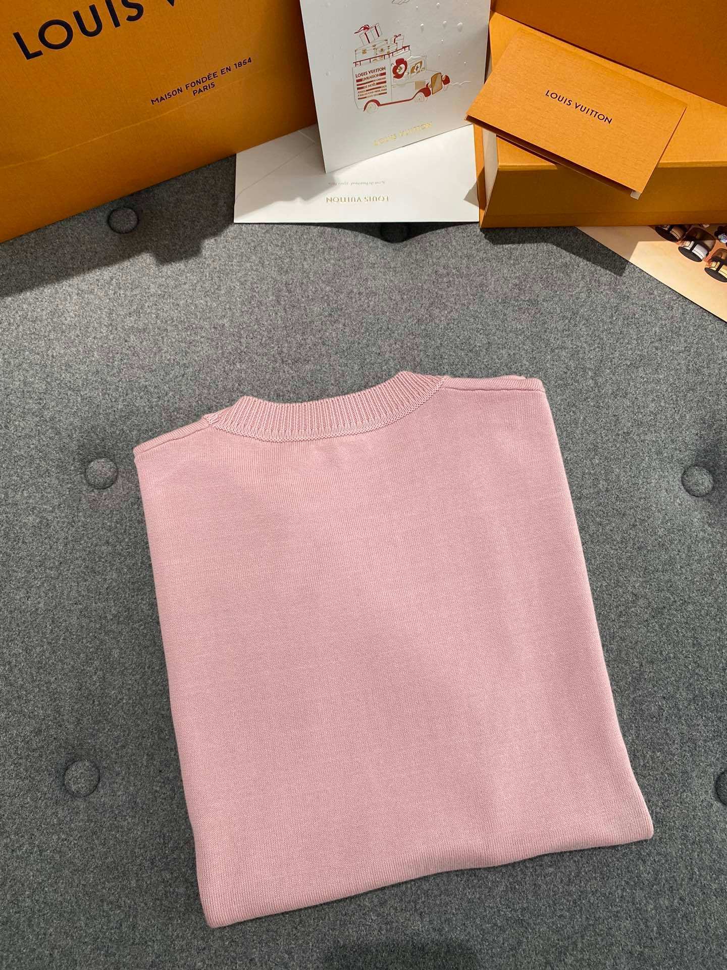 New  Fashion Trend embroidery Logo Short Sleeves