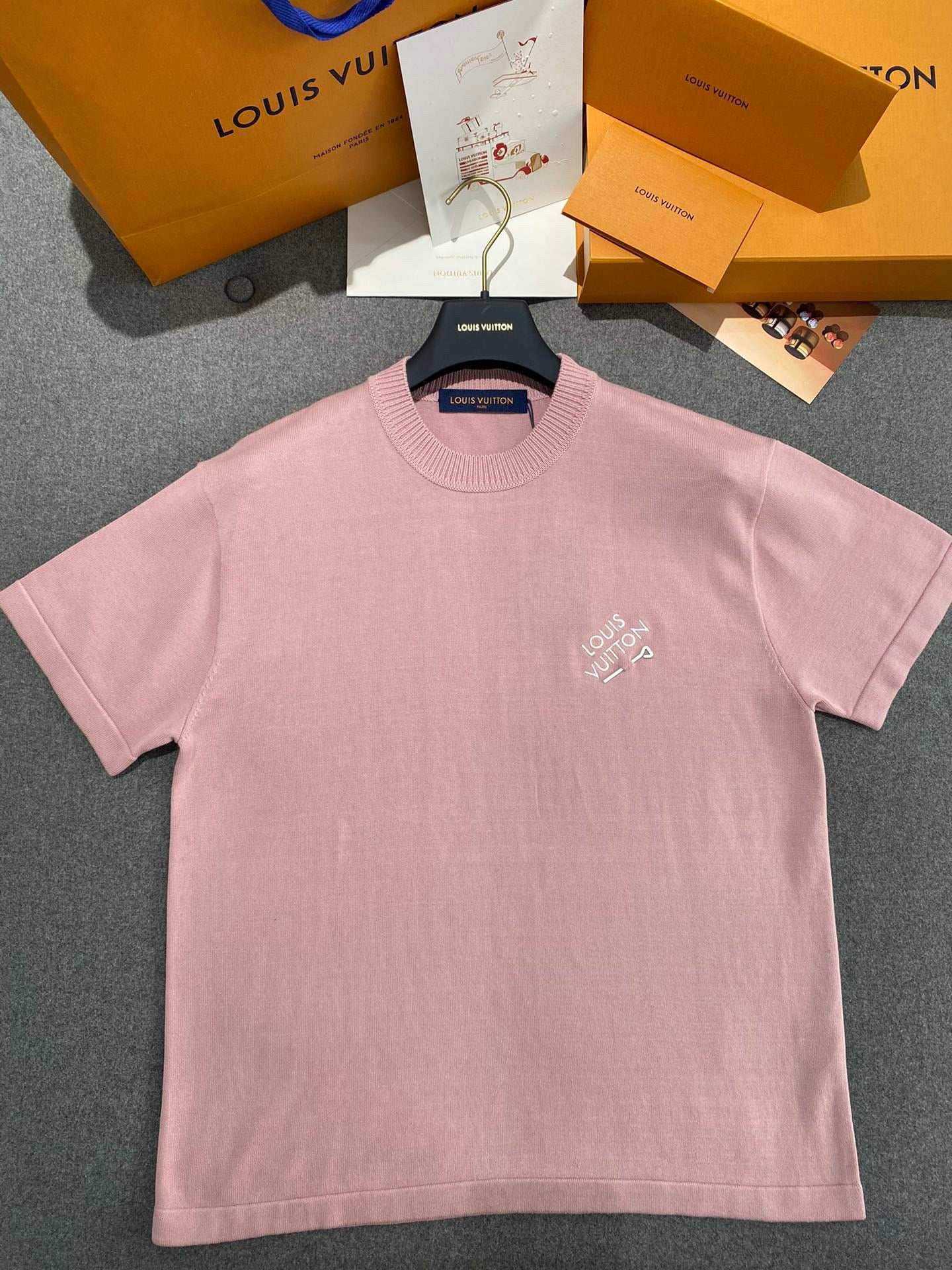 New  Fashion Trend embroidery Logo Short Sleeves