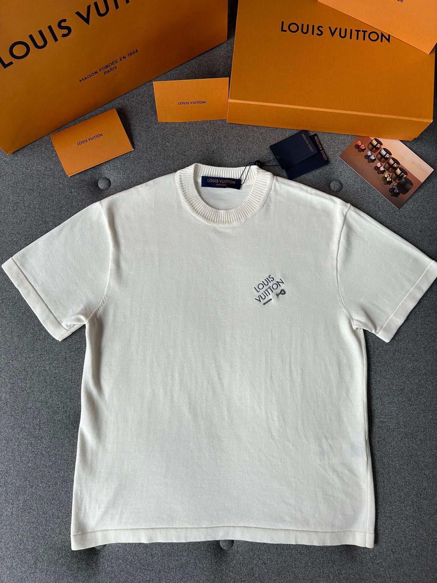 New  Fashion Trend embroidery Logo Short Sleeves