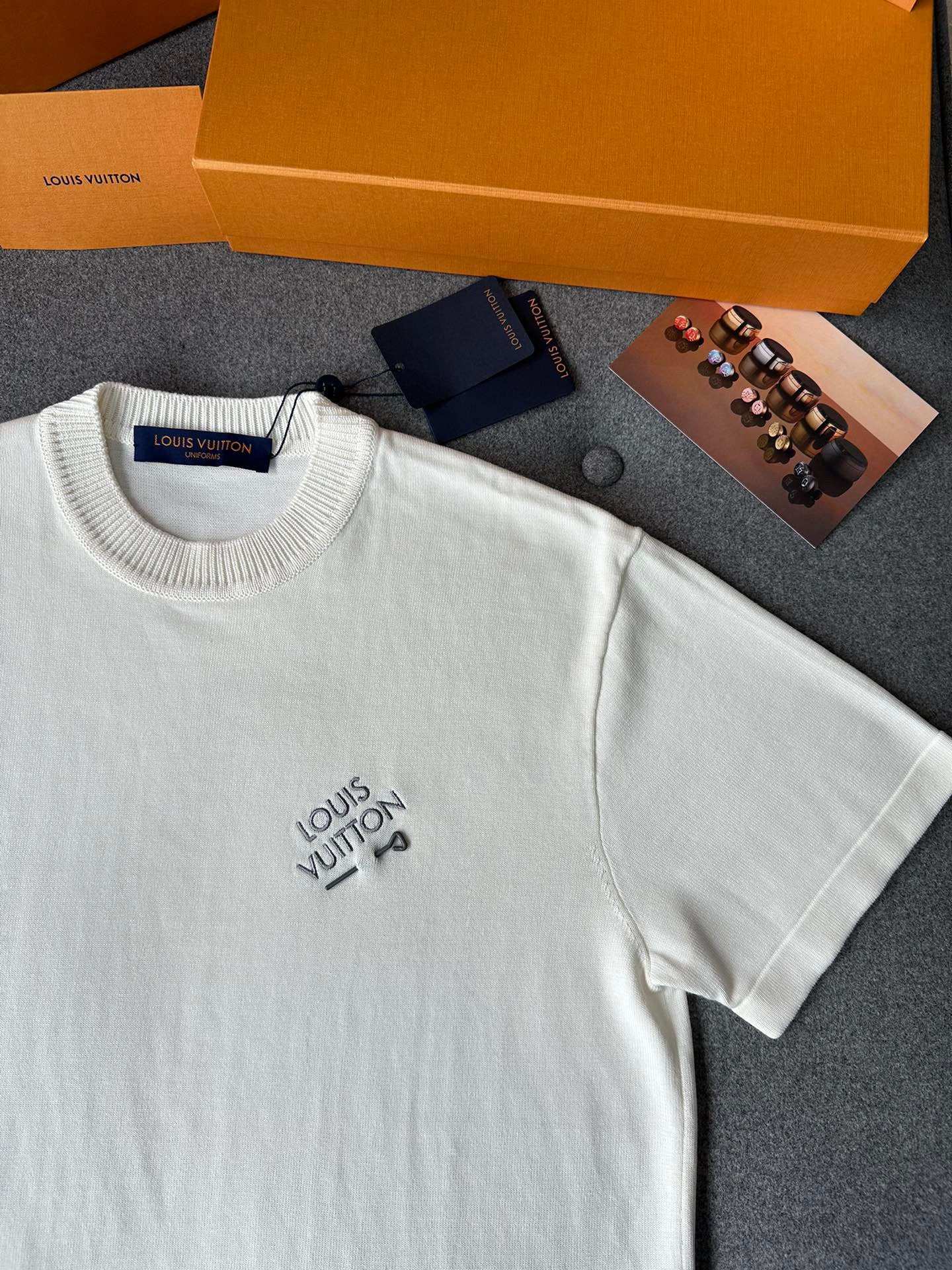 New  Fashion Trend embroidery Logo Short Sleeves