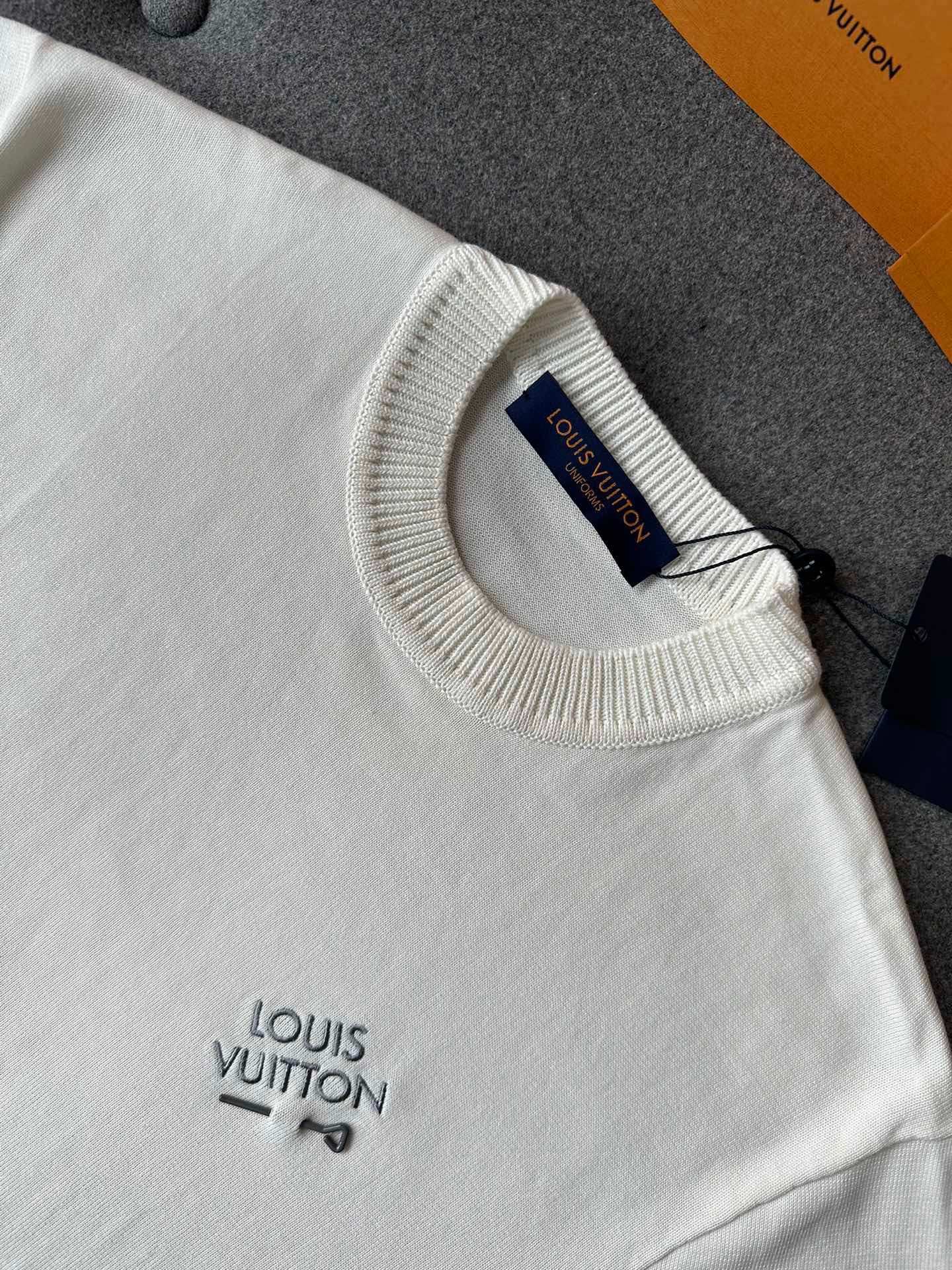 New  Fashion Trend embroidery Logo Short Sleeves