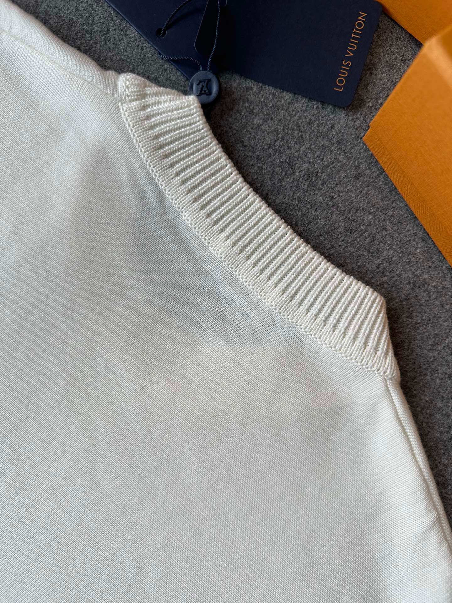 New  Fashion Trend embroidery Logo Short Sleeves