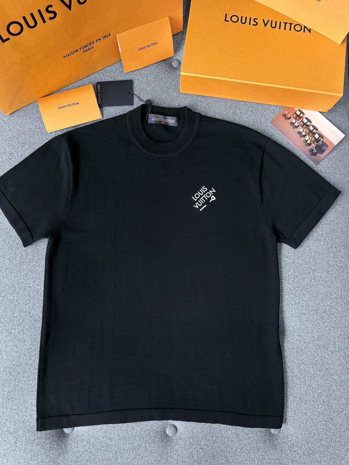New  Fashion Trend embroidery Logo Short Sleeves