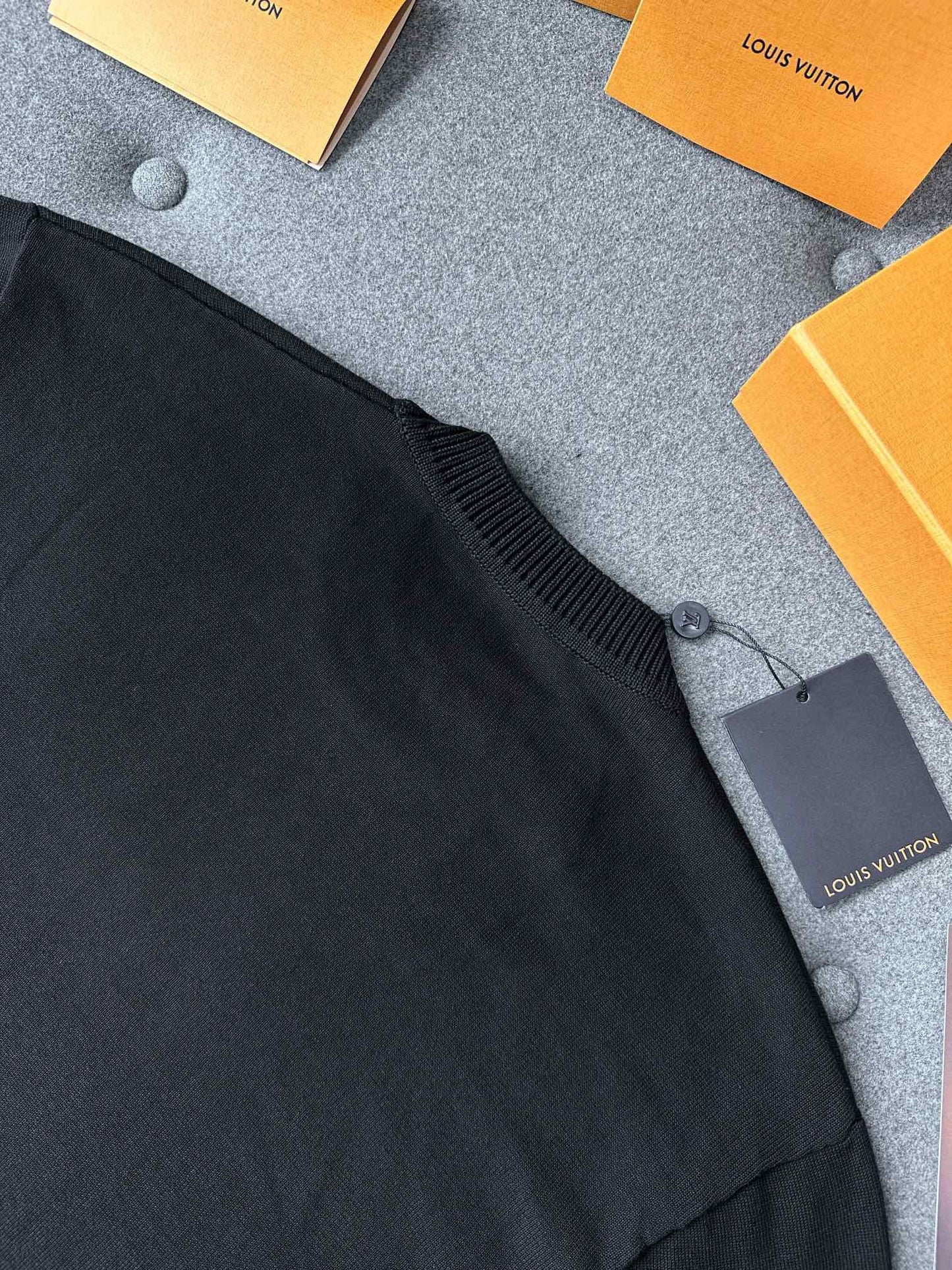 New  Fashion Trend embroidery Logo Short Sleeves