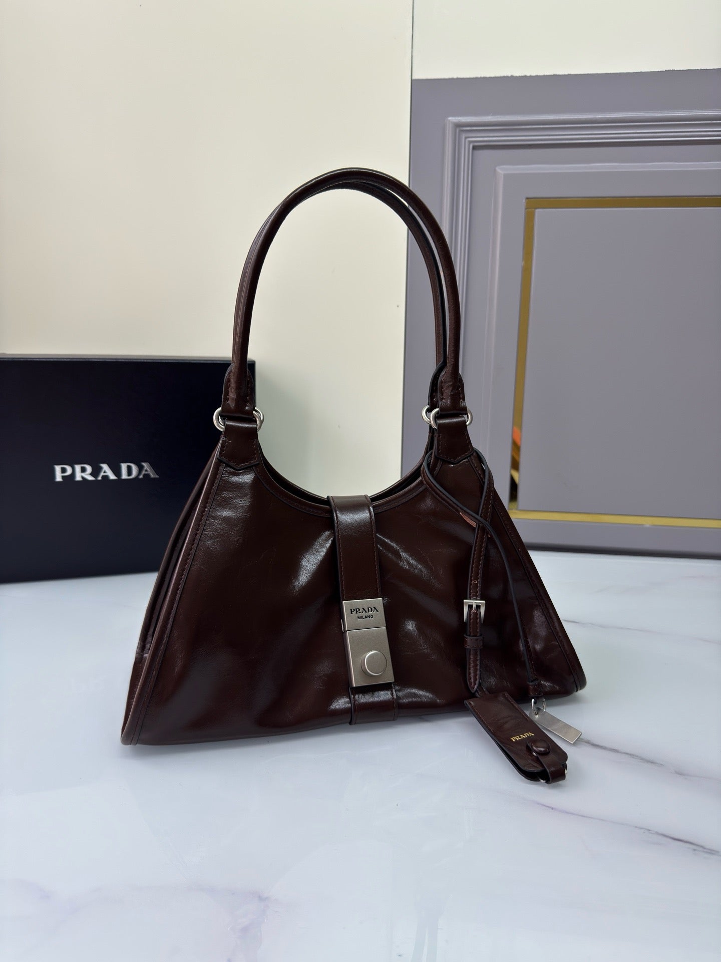 New Fashion able, Casual and Exquisite PRADA Women's Handheld