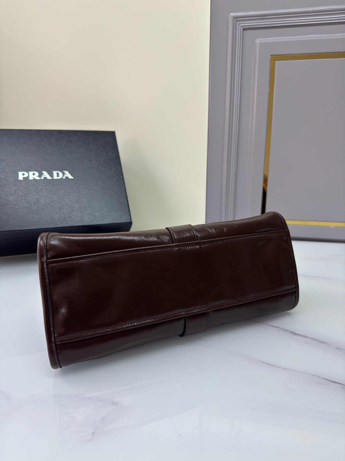 New Fashion able, Casual and Exquisite PRADA Women's Handheld