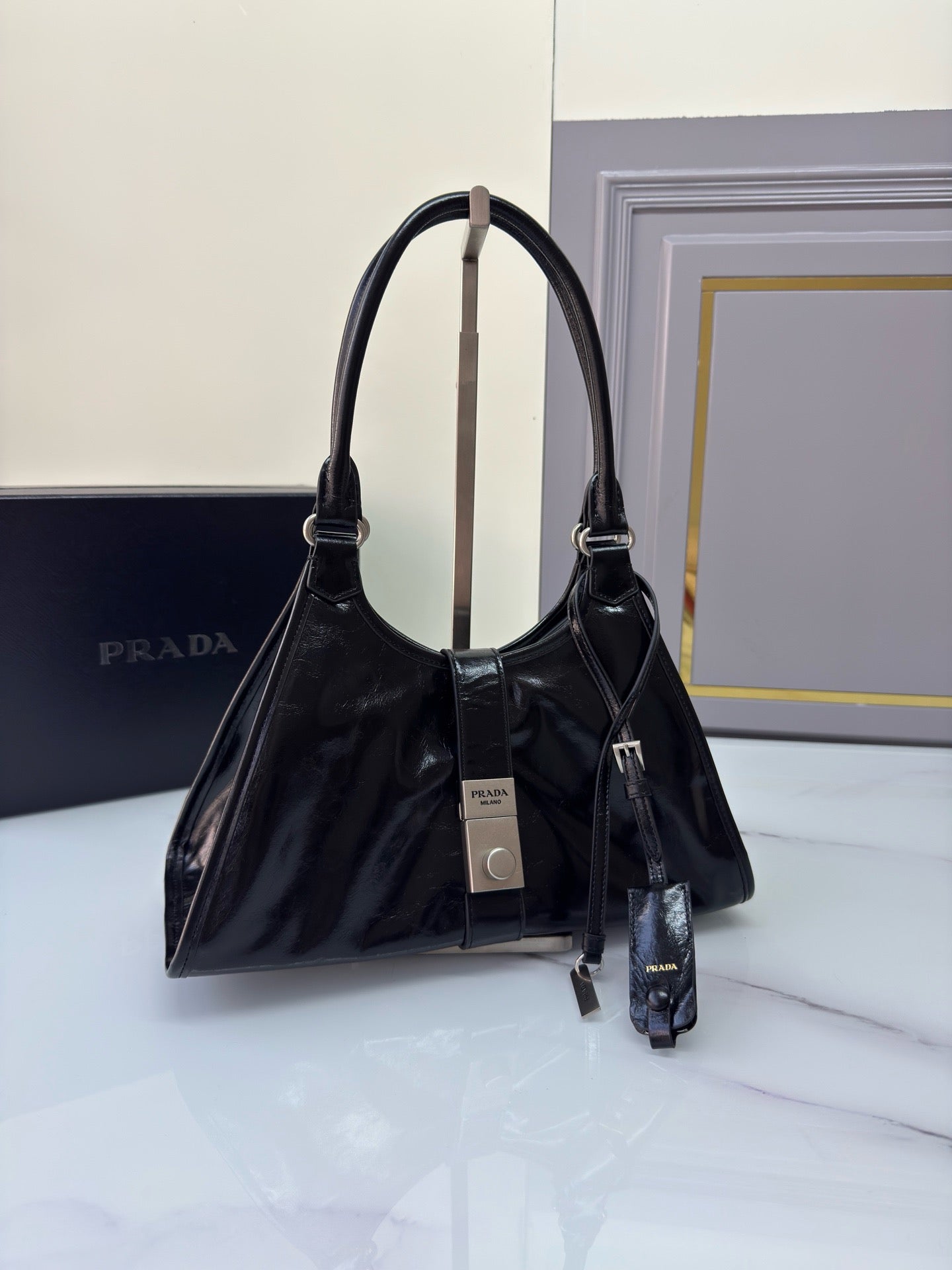 New Fashion able, Casual and Exquisite PRADA Women's Handheld