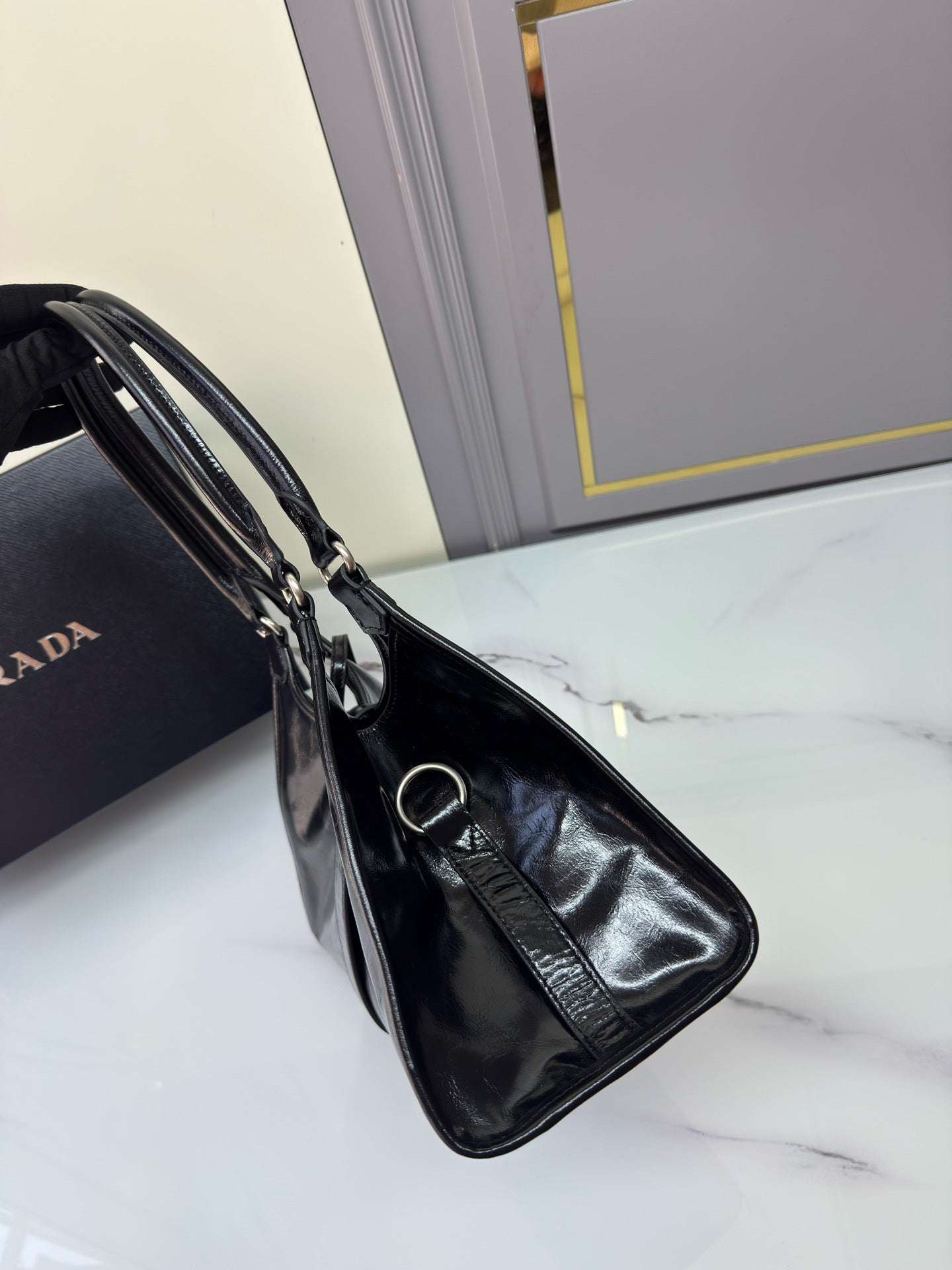 New Fashion able, Casual and Exquisite PRADA Women's Handheld and Crossbody Bag