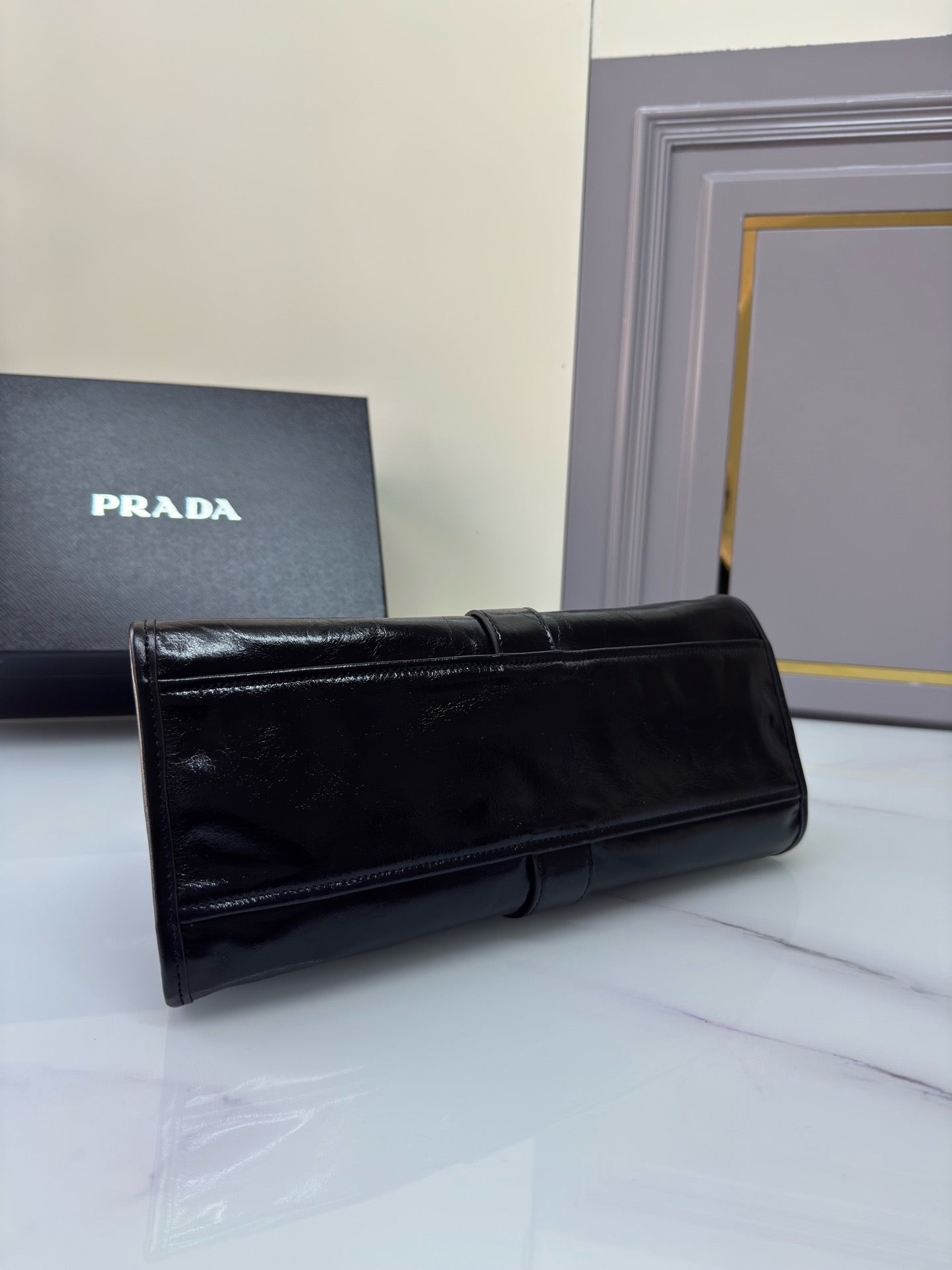 New Fashion able, Casual and Exquisite PRADA Women's Handheld