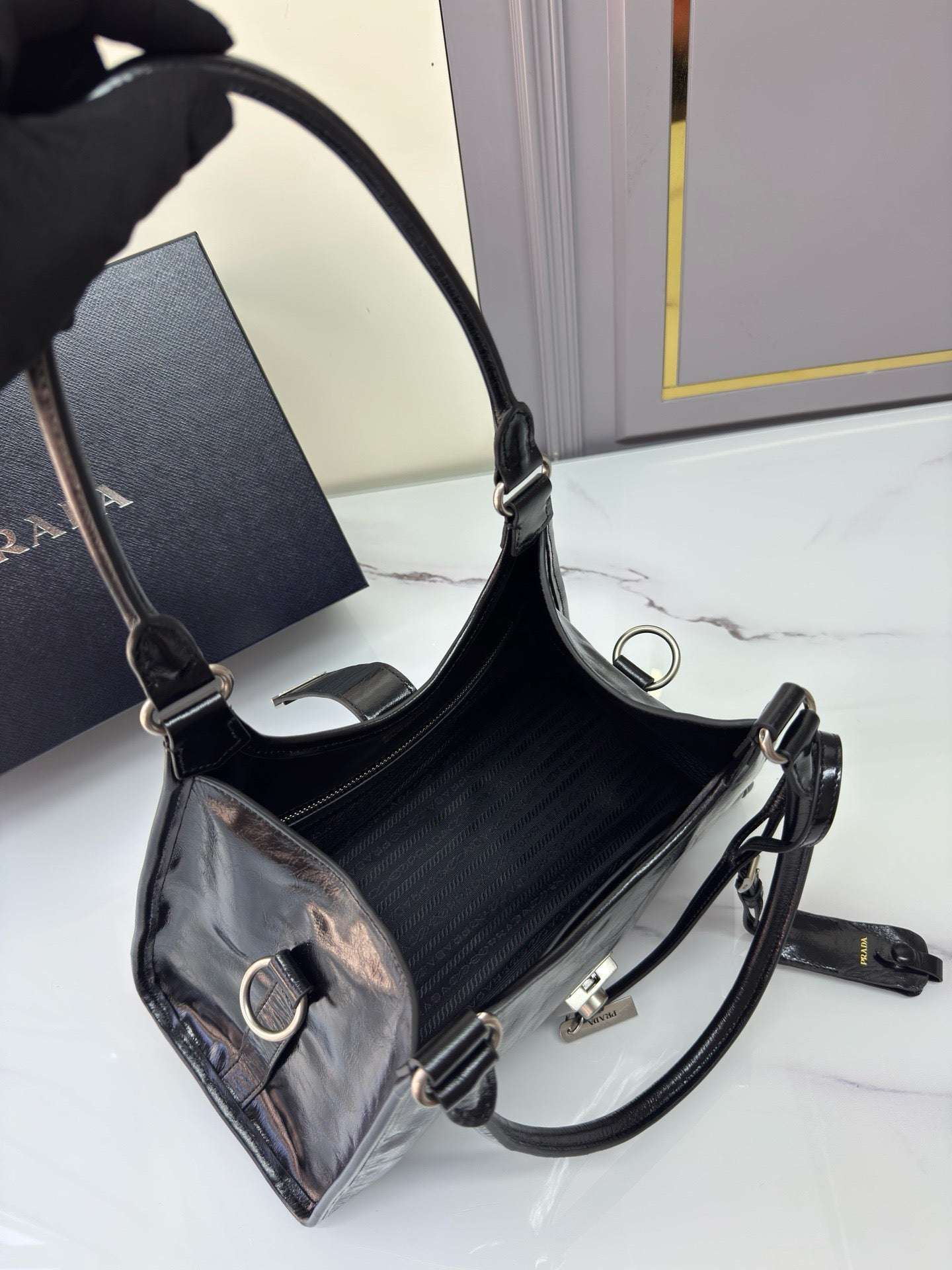 New Fashion able, Casual and Exquisite PRADA Women's Handheld and Crossbody Bag