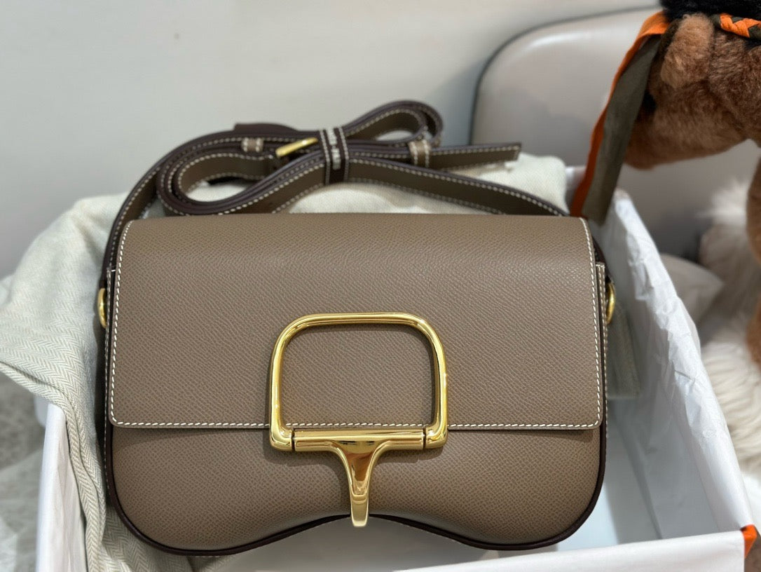 New luxury fashion Exquisite Della Cavalleria Shoulder&Crossbody Bag