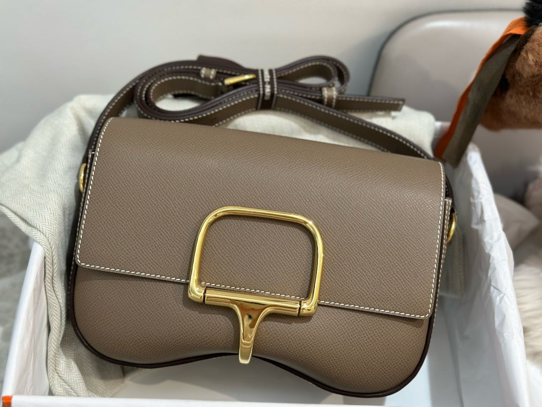 New luxury fashion Exquisite Della Cavalleria Shoulder&Crossbody Bag