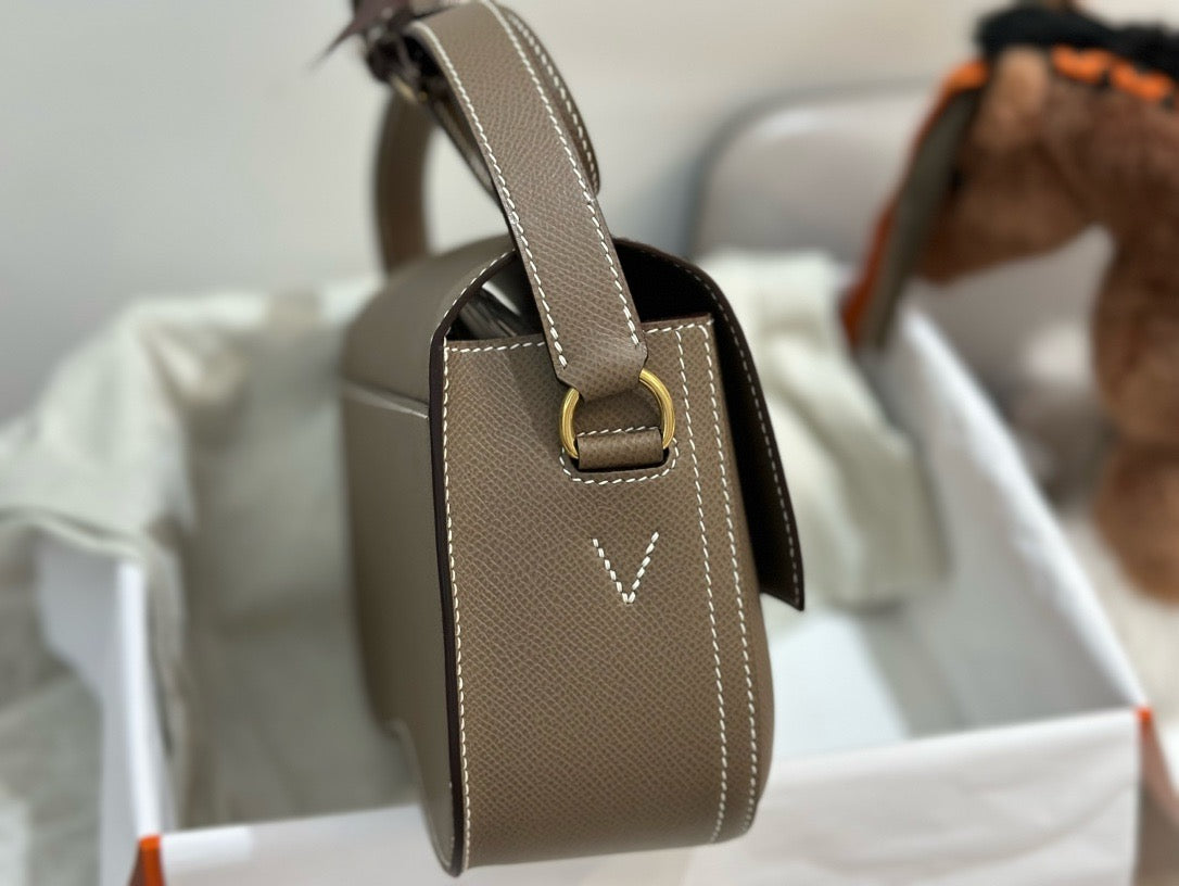 New luxury fashion Exquisite Della Cavalleria Shoulder&Crossbody Bag