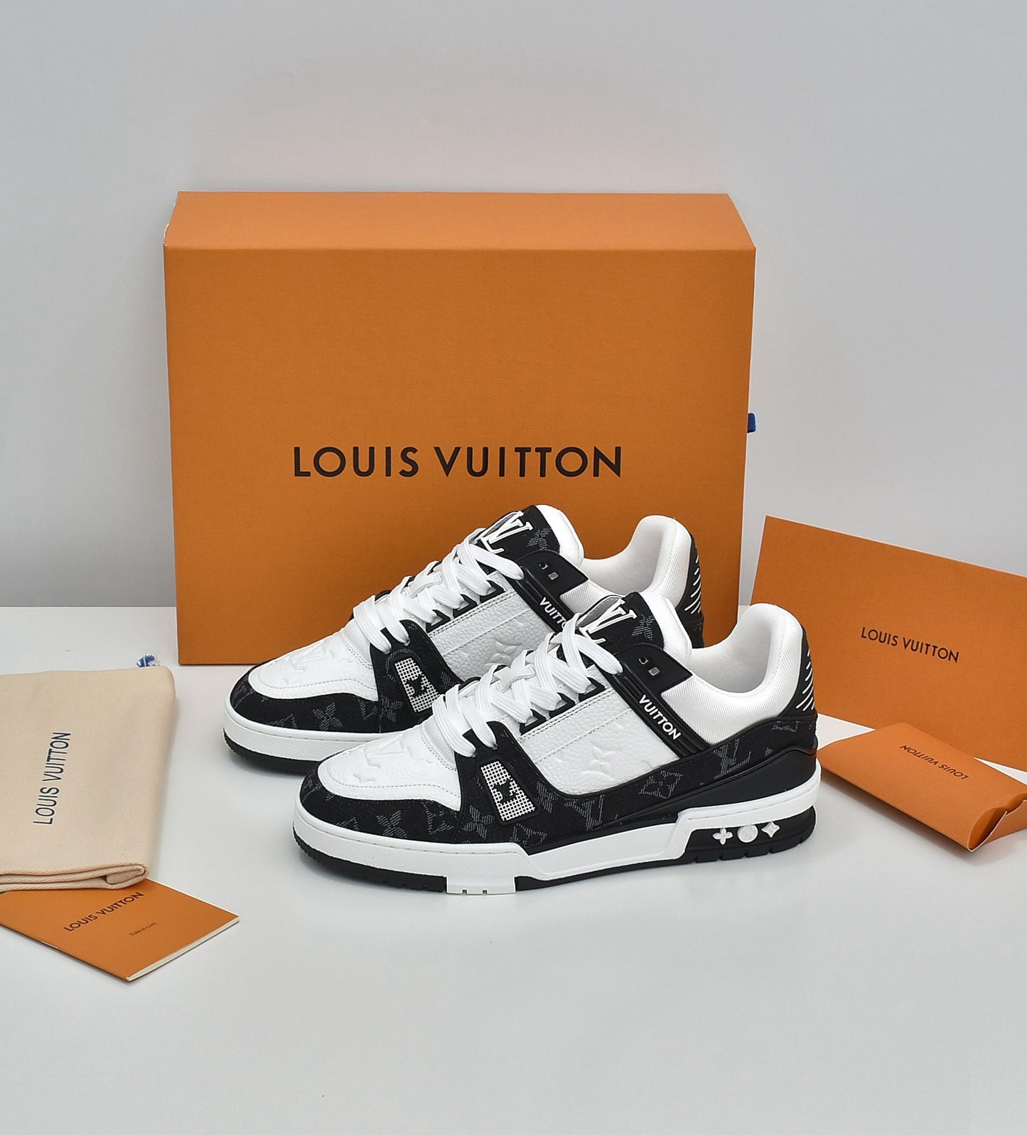 New luxury fashion TRAINER Sneakers