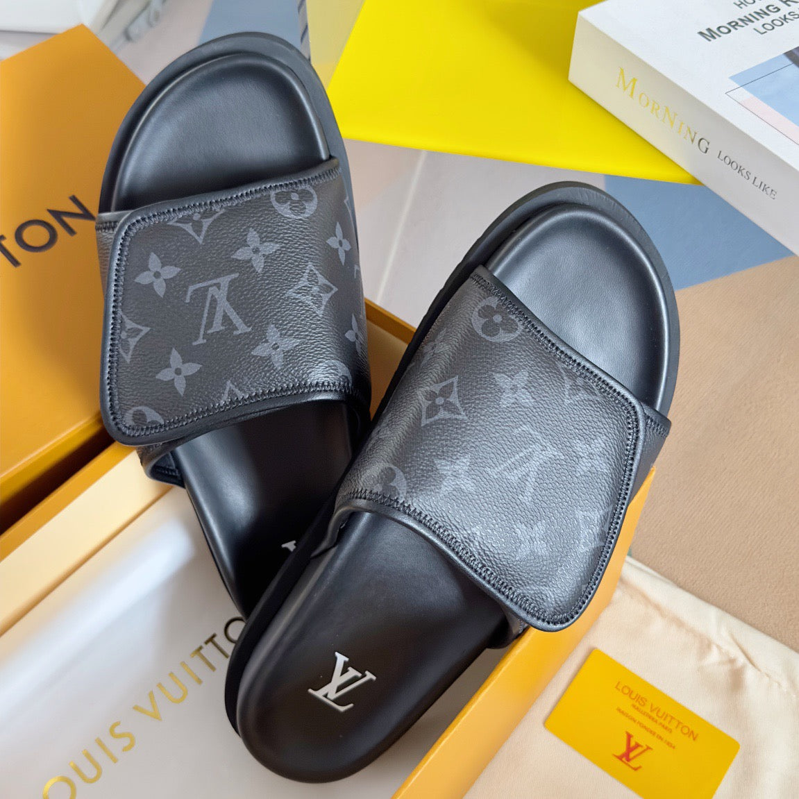 New luxury  fashion men's flat bottomed anti-skid slippers