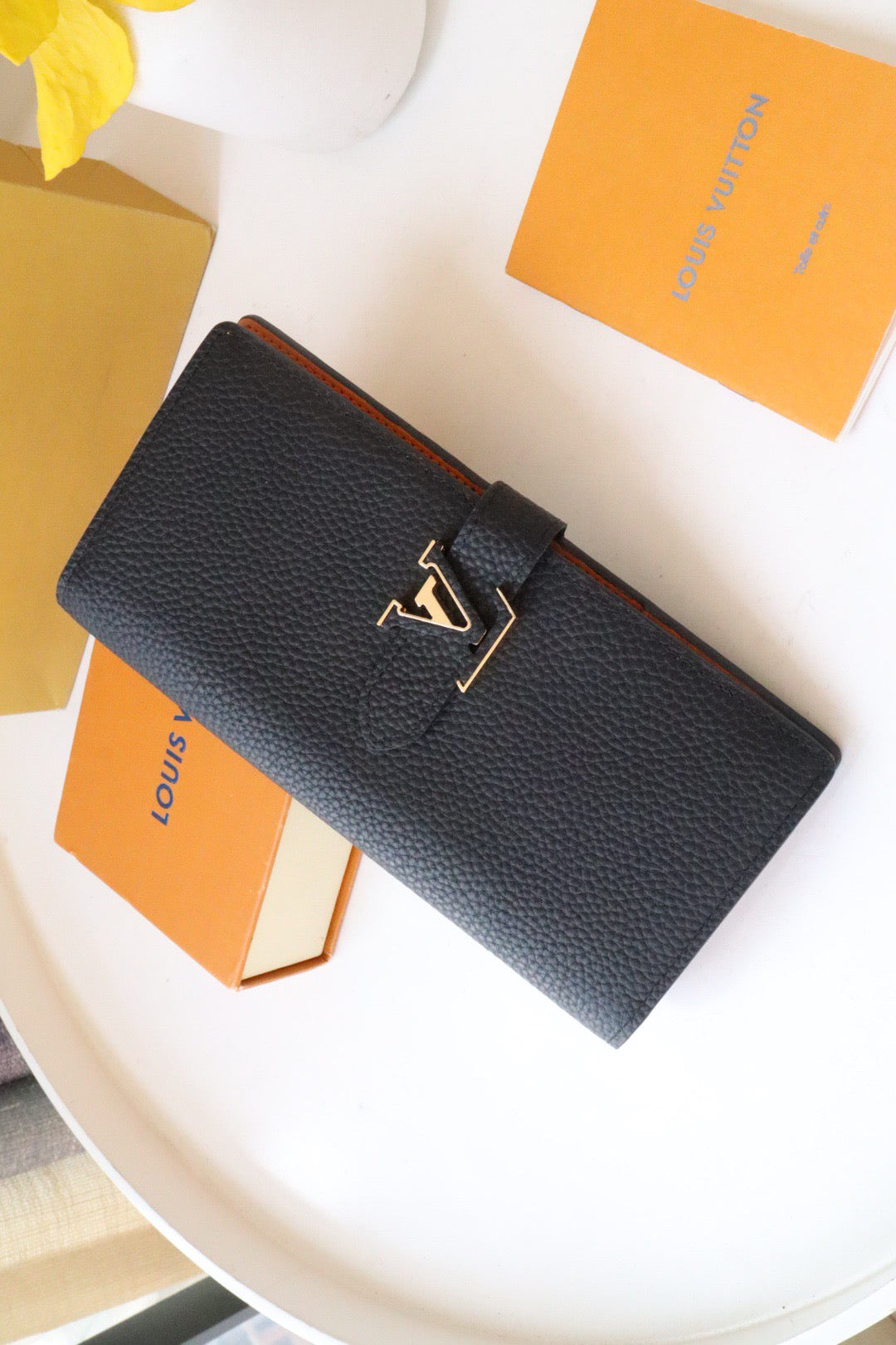New Fashion Luxury  LV Vertical wallet