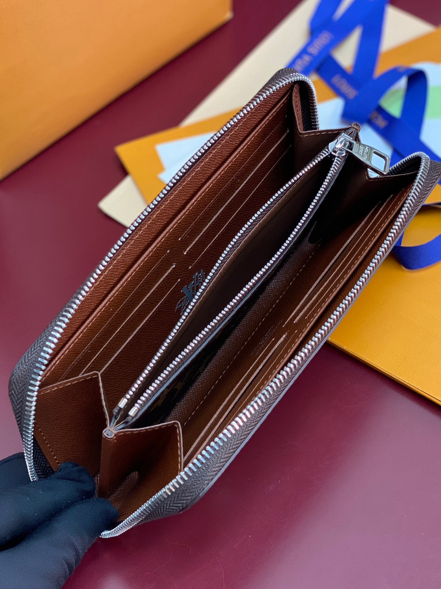 New Fashion Luxury Zippy Horizontal Wallet