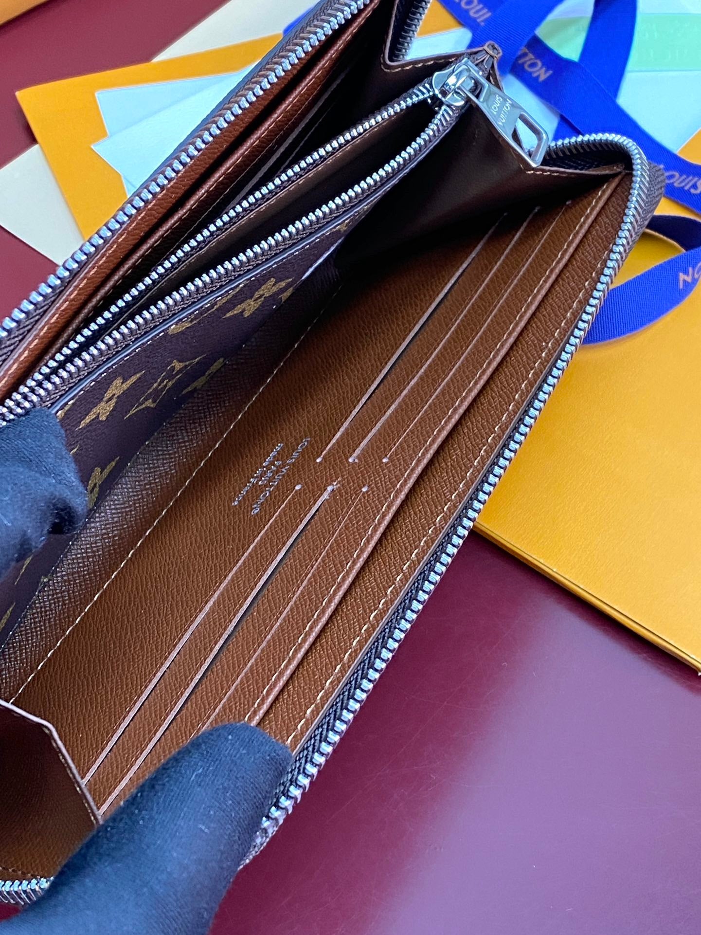New Fashion Luxury Zippy Horizontal Wallet
