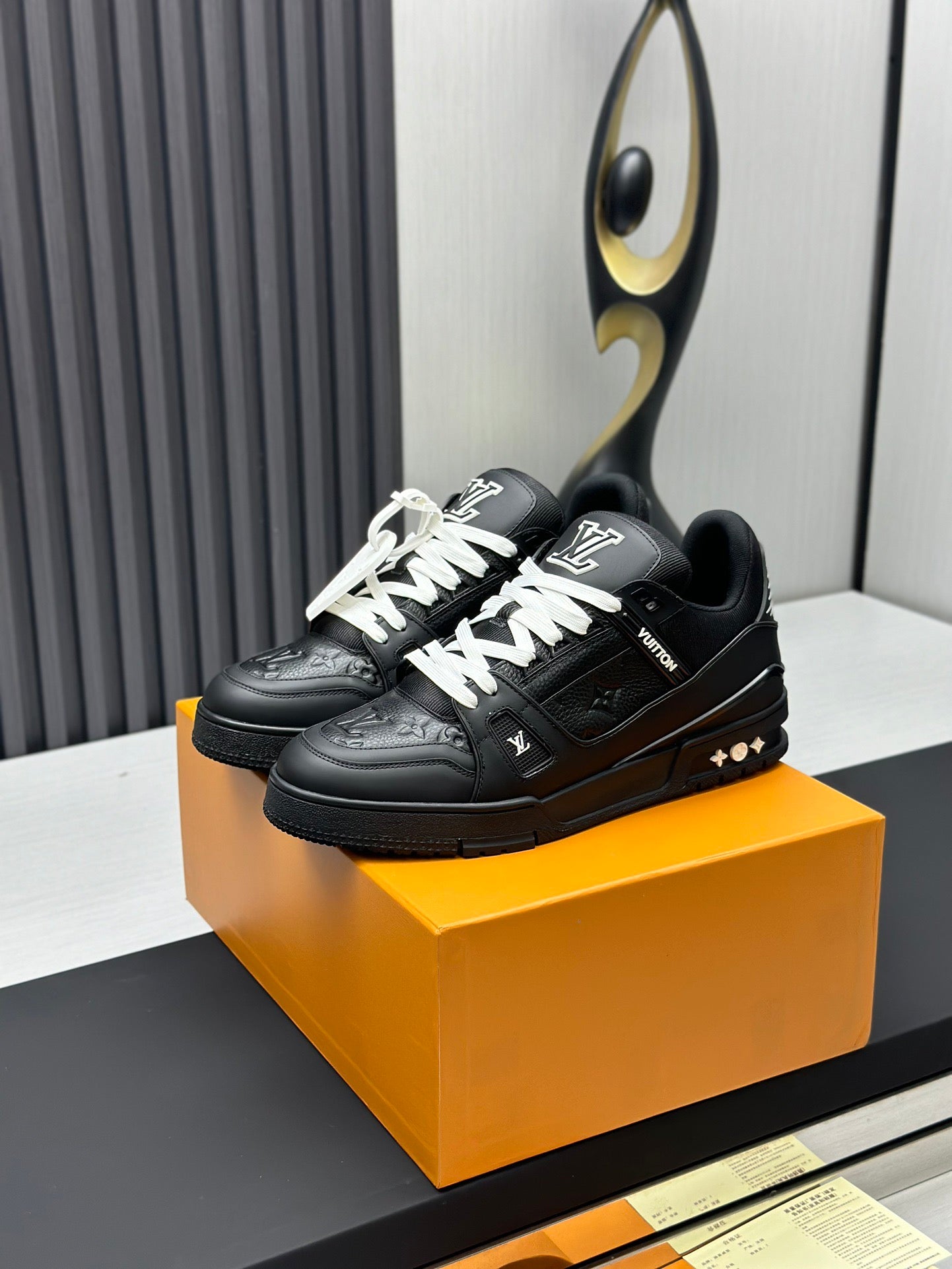 New luxury fashion Trainer sports leisure shoes