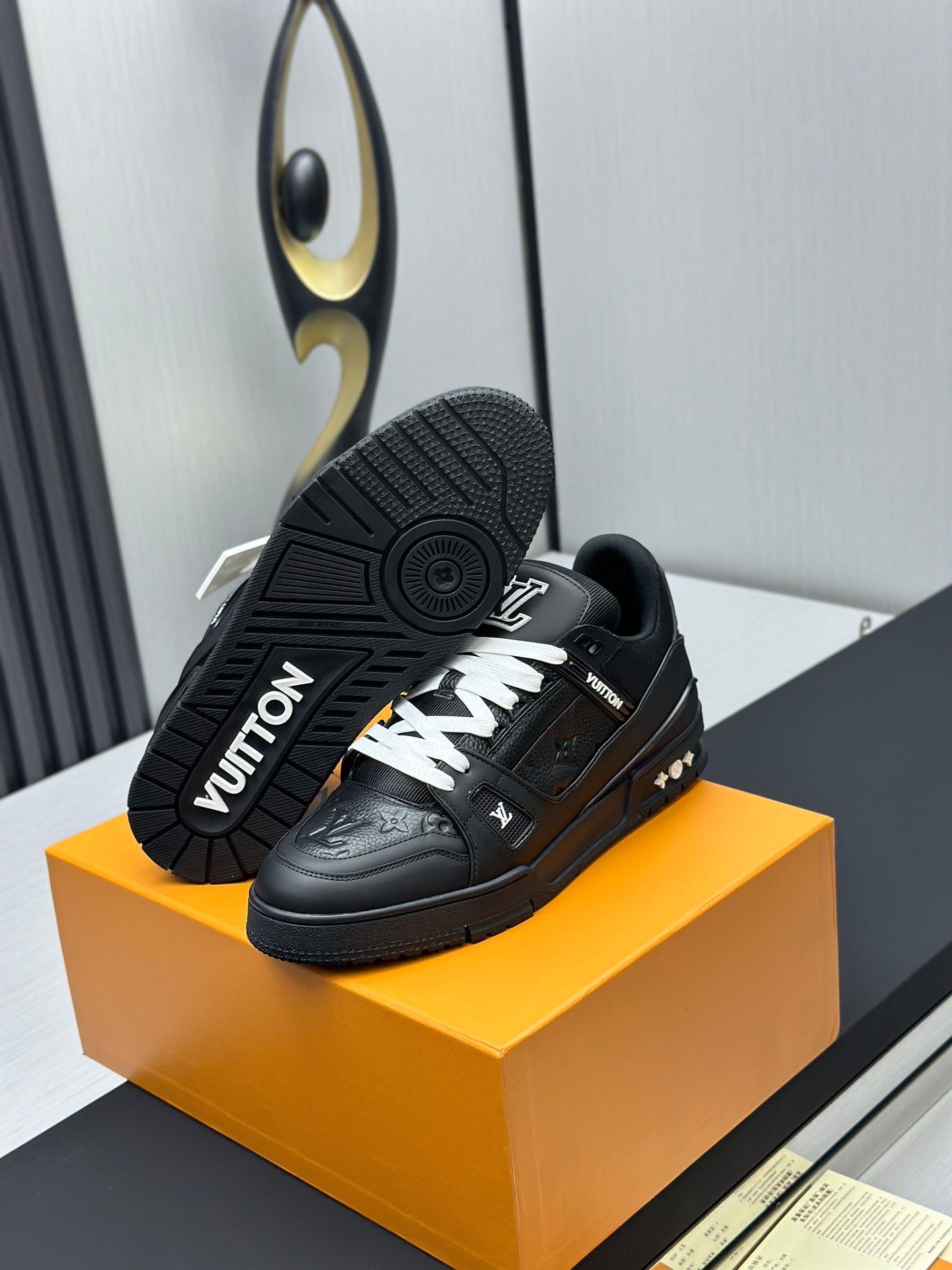 New luxury fashion Trainer sports leisure shoes