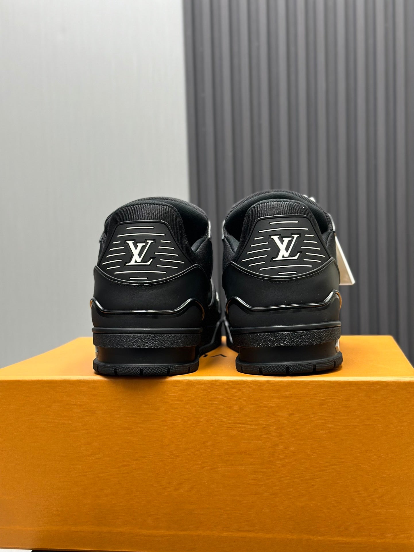 New luxury fashion Trainer sports leisure shoes