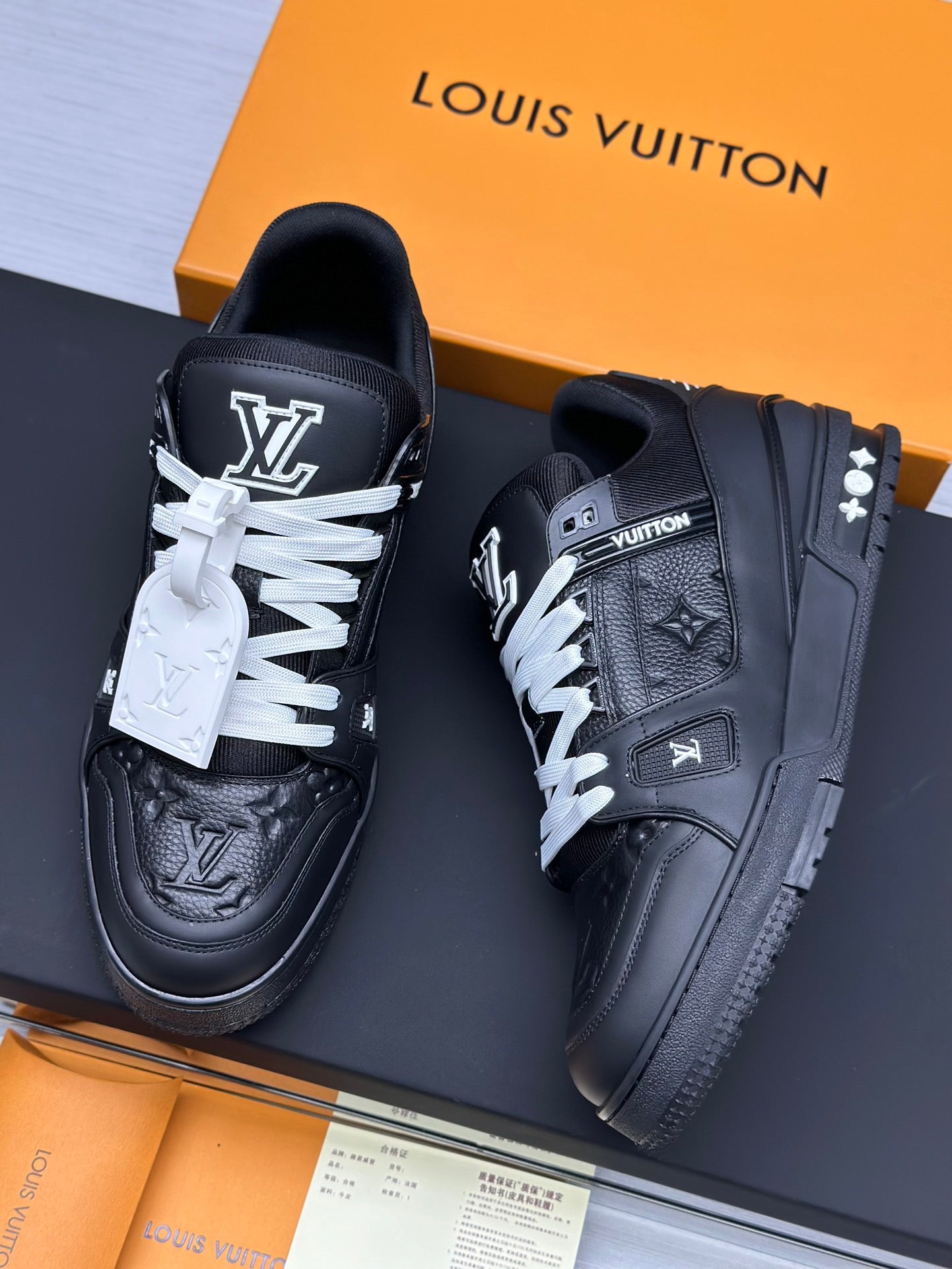 New luxury fashion Trainer sports leisure shoes