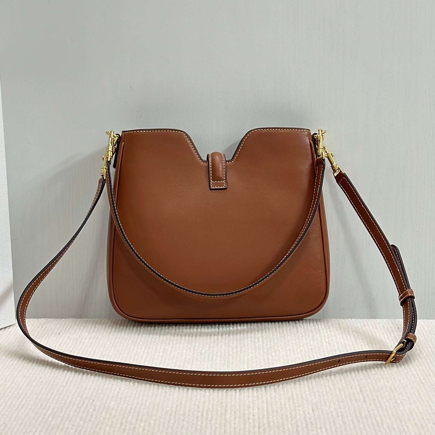 New Fashion Trend Camille 16 Soft Handheld Shoulder Bag